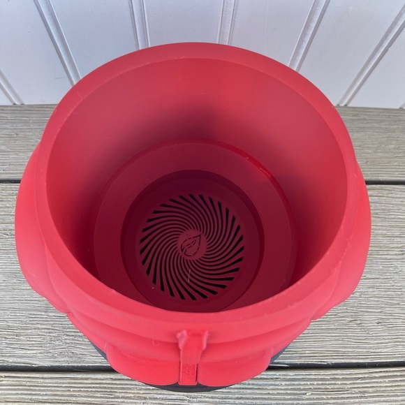 Quirky Puffy Jacket Planter Pot, Inflated Jacket Flower Pot, Indoor Planter Pot - Picture 4 of 9